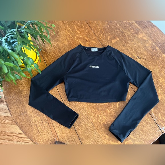 Gymshark Tops - Gymshark Black Long Sleeve Crop Top
